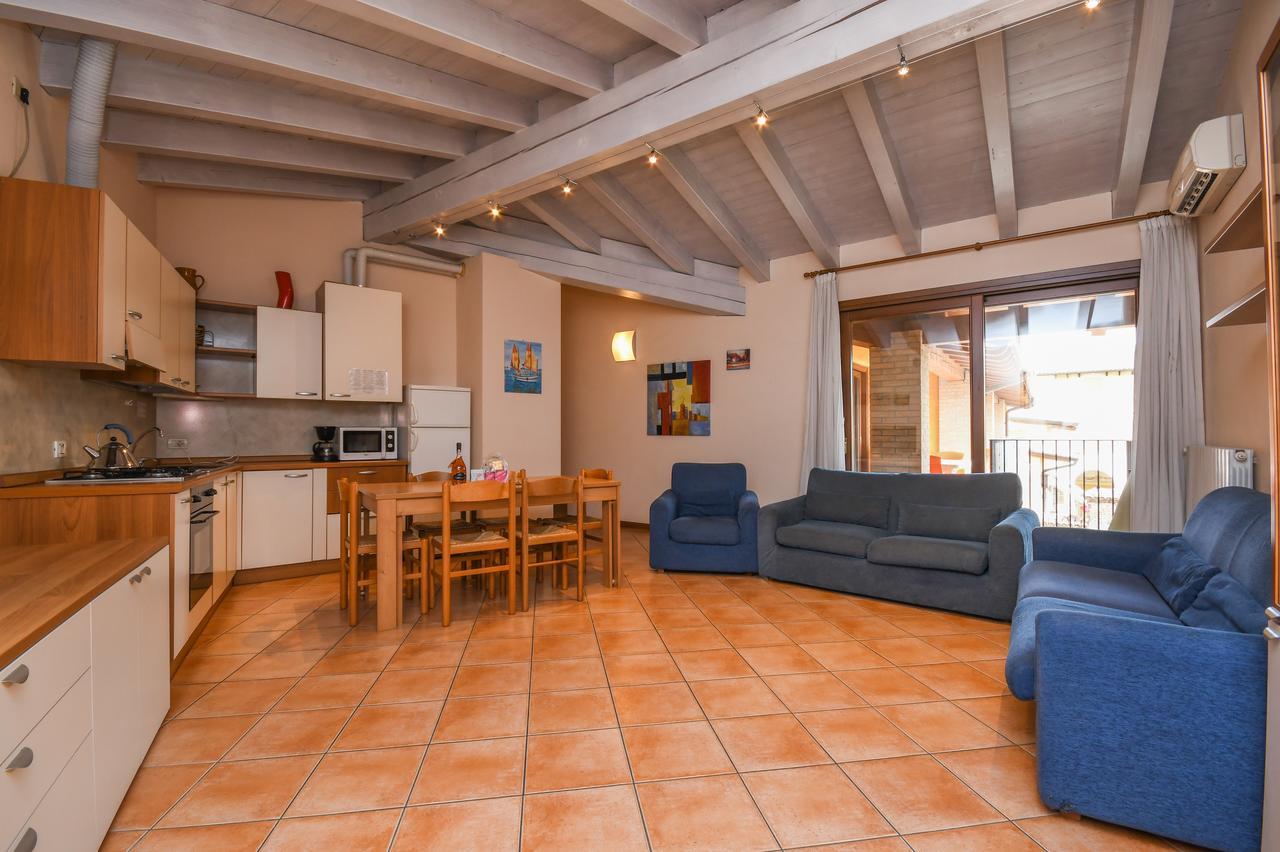 Residence Corte Ferrari -Ciao Vacanze- Moniga del Garda Luaran gambar